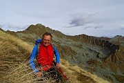 62 Dalla cresta di salita in Valegino con sullo sfondo Cima Cadelle